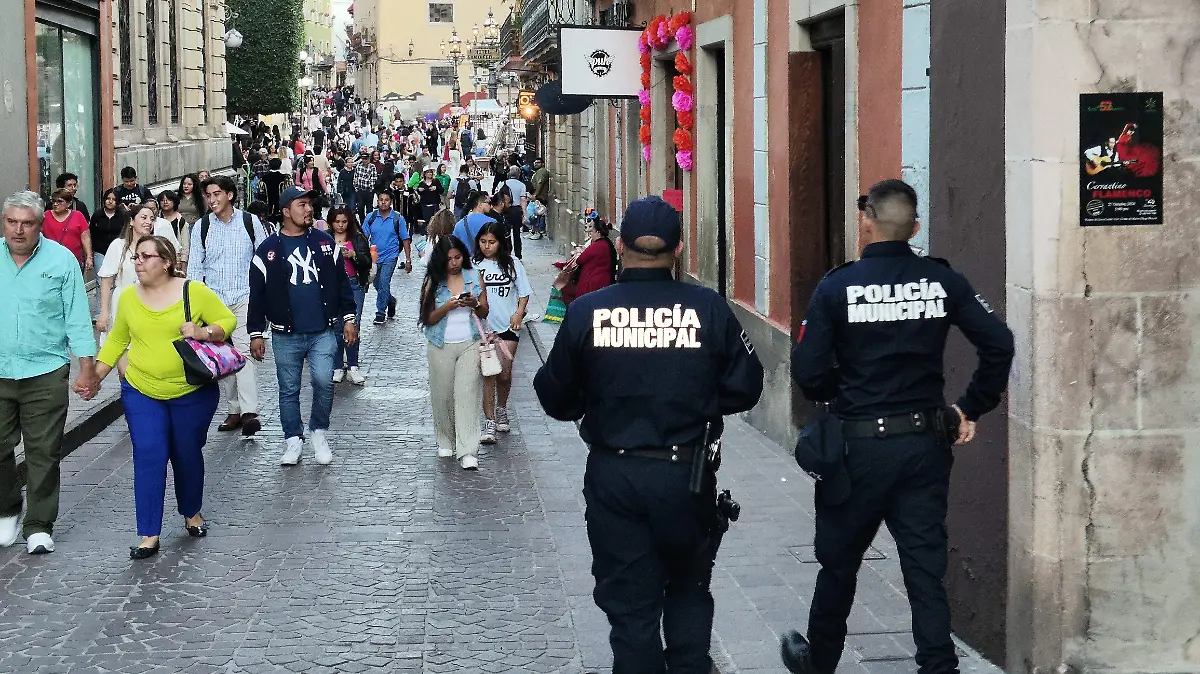 TRABAJAMOS EN CONTAR CON 20 NUEVOS POLICÍAS PARA LA CAPITAL